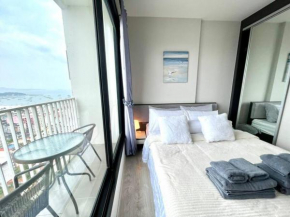 The Base Central PATTAYA Long Balcony King-Bed with Infinity Pool & Free Netflix